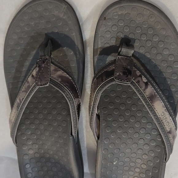Vionic Metallic Gray Sandals - Picture 5 of 5